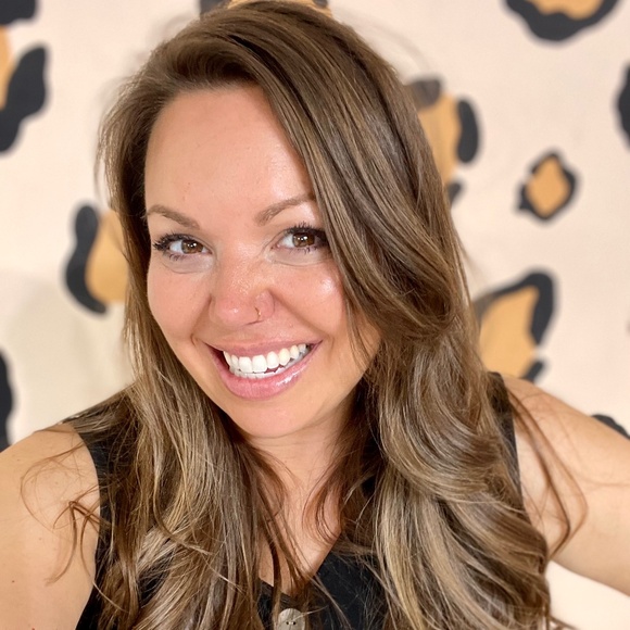 Meet your Posher, Kimberly - Picture 1 of 1